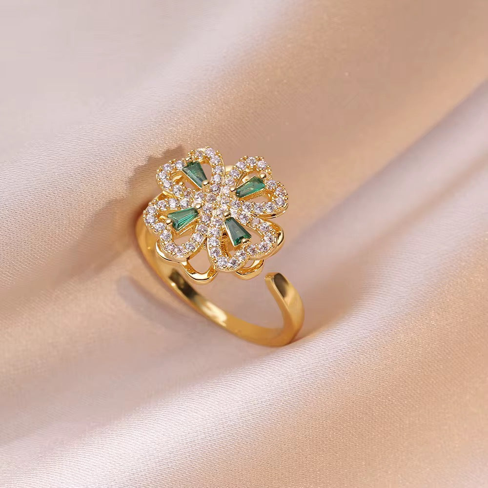 Parure Fleur Dorée – Collier & Boucles en Acier Titane
