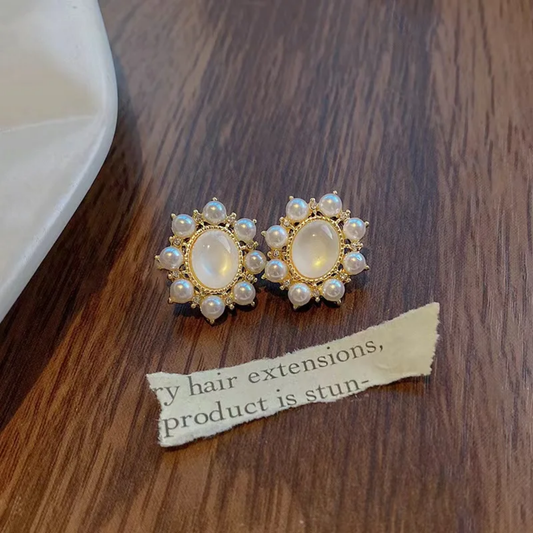 Bijou femme en étain plaqué or – boucles d’oreilles florales brillantes