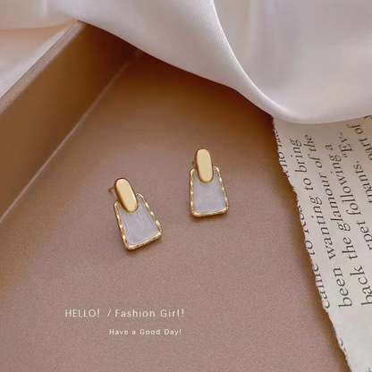 Gold Flower Earrings – Rhinestones &amp; Imitation Pearls