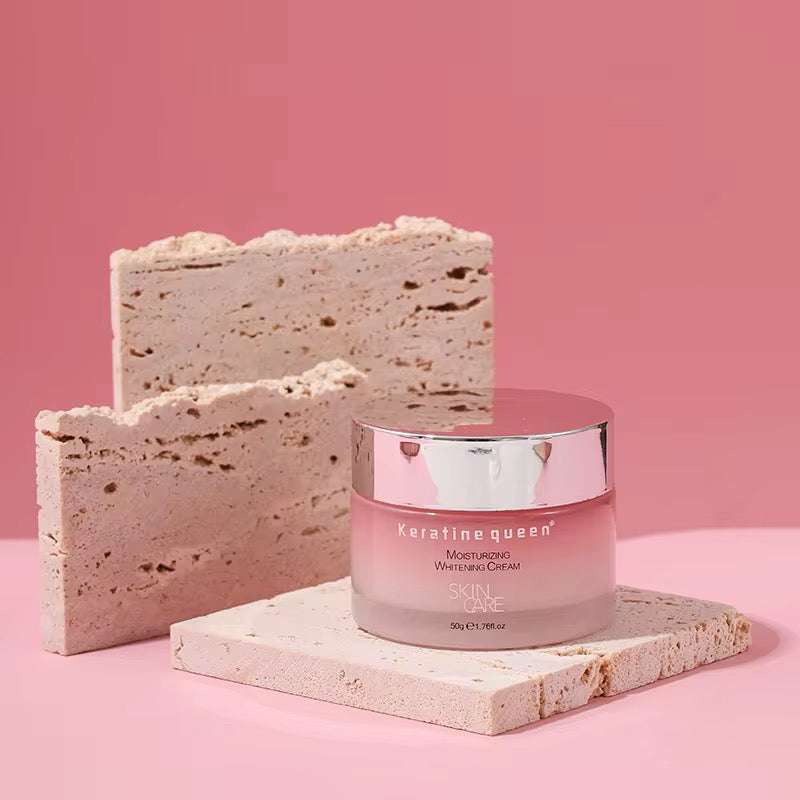 Crème Visage coréenne rose hydratante en pot, avec couvercle métallique et formule éclaircissante