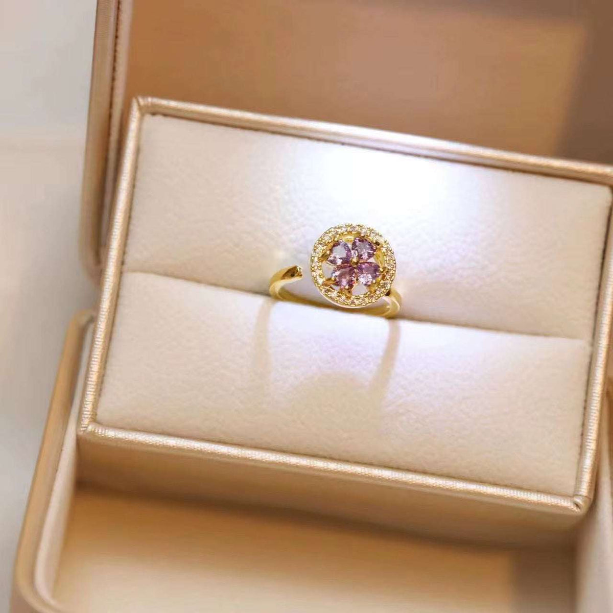 Parure Cristaux Roses, bague dorée en acier titane ornée d’un cristal rose floral et de strass scintillants
