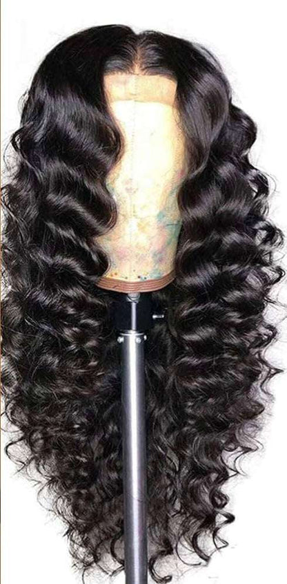 Perruque Loose Wave noire en cheveux humains, longues ondulations souples et dentelle frontale visible