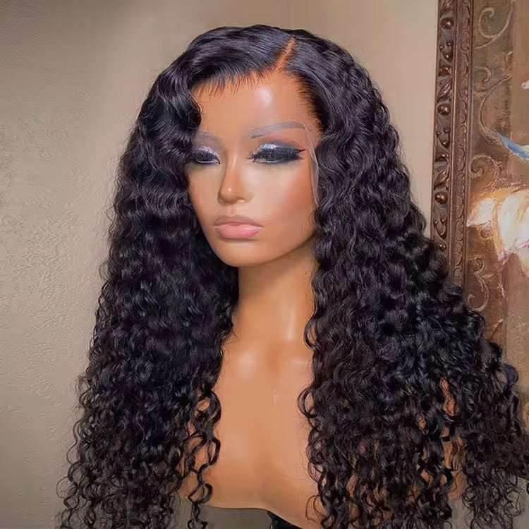 Perruque Water Wave noire en cheveux humains, longues ondulations serrées et raie centrale naturelle