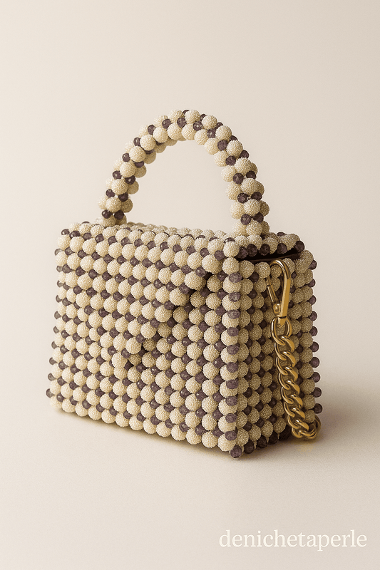Sac à Main en Perles crème et violet, en perles, avec poignée assortie et chaîne dorée décorative